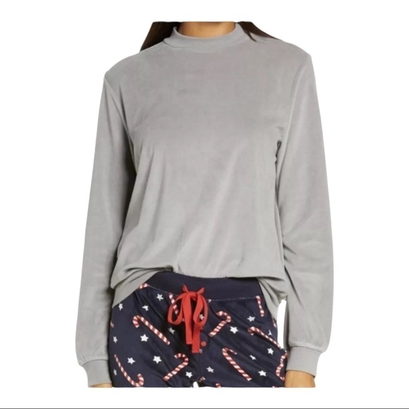 NWT P.J. SALVAGE Gray Velour Crewneck Sweatshirt Pajama Top Size Medium - Picture 1 of 7